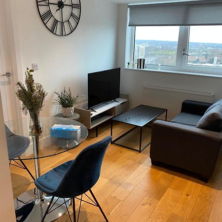 Morden 1 Bedroom City- Apt Central Stylish Living クロイドン エクステリア 写真