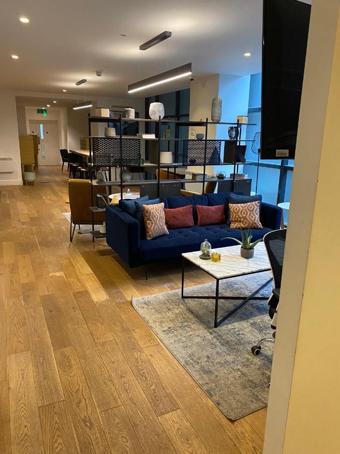 Morden 1 Bedroom City- Apt Central Stylish Living クロイドン エクステリア 写真