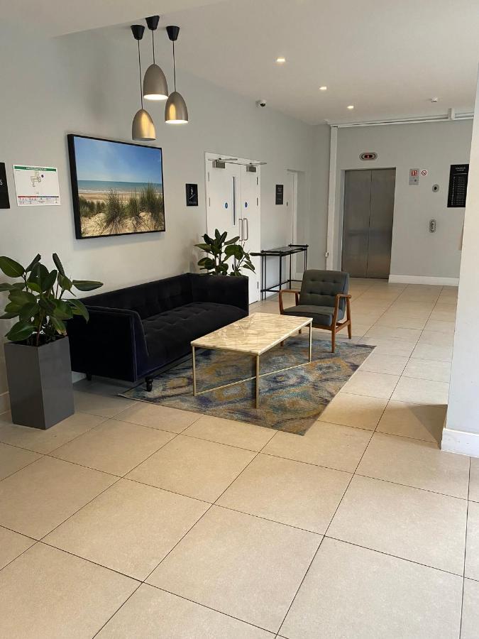 Morden 1 Bedroom City- Apt Central Stylish Living クロイドン エクステリア 写真